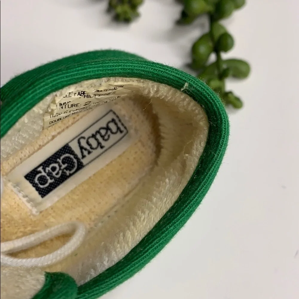 Vintage 1990s Baby Gap Infant Kelly Green cloth crib Sneaker Sz 2